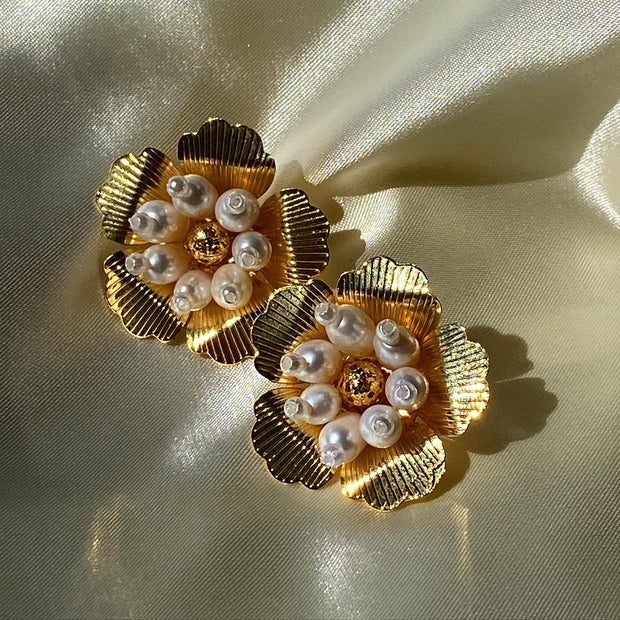 Danna Earrings - Pearls